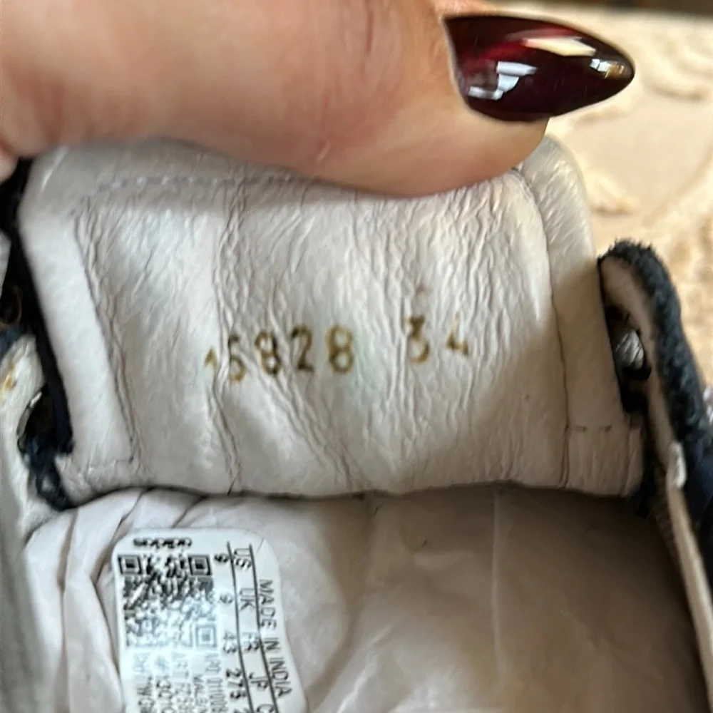 Fendi Kids Sneakers‎ Size 34